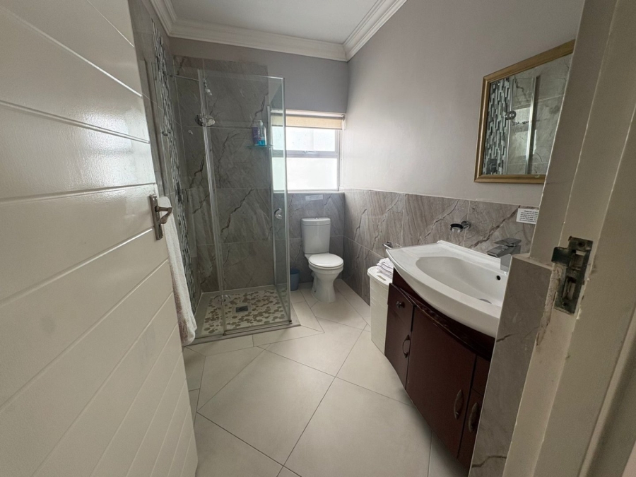 To Let 2 Bedroom Property for Rent in Camps Bay Western Cape
